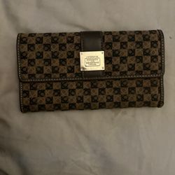 Liz Claiborne Brown Wallet 