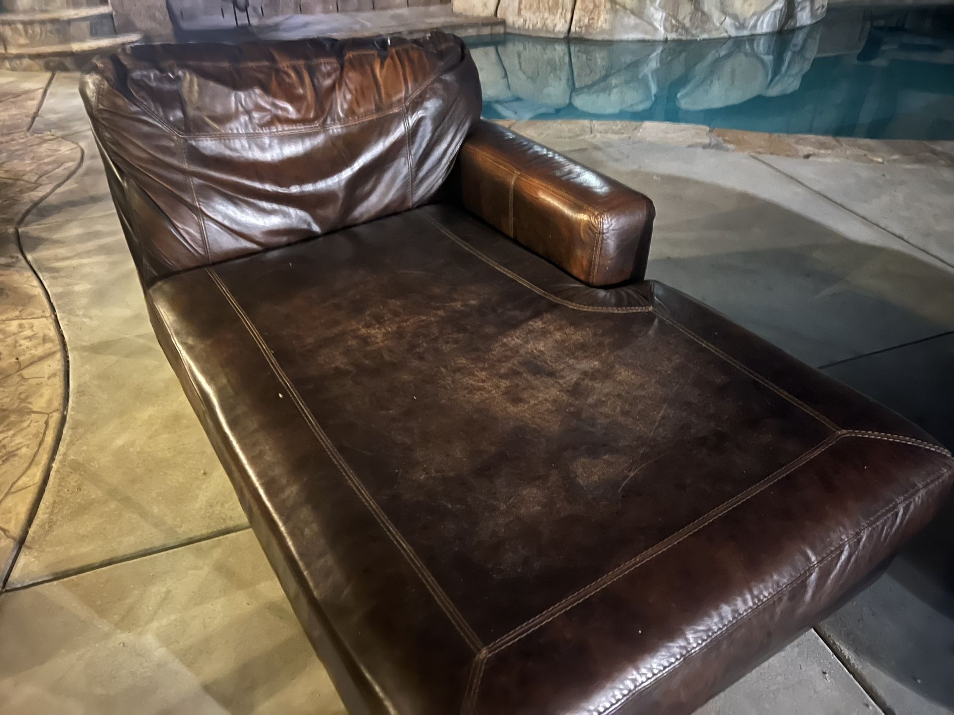 LEATHER SOFA SECTIONAL AND CHASE