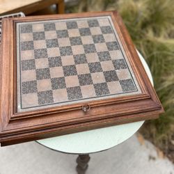 2 In 1 Collectible Chess Backgammon Set