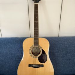 D5 acoustic guitar w case