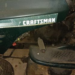 Craftsman riding Lawnmower 
