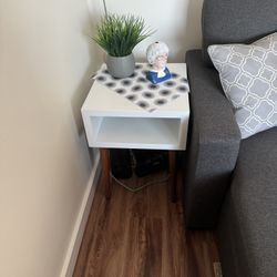 Mid-modern Century End Table