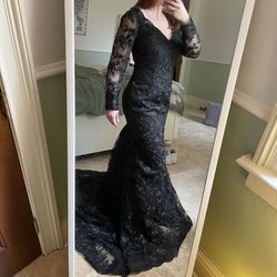 Black Mermaid V- Neck Long Sleeve Gown