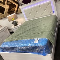 Queen Bedroom Set
