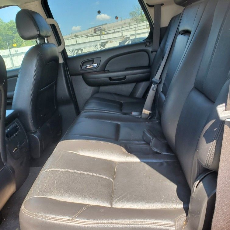 Black Leather Seats ,tahoe-09 Buckets And 2nd Row
