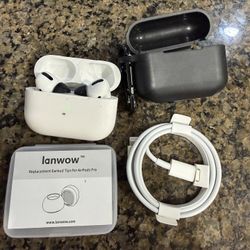 Apple AirPods Pro Ear Buds w/Case /Cord 