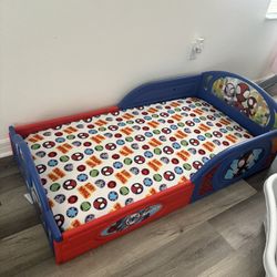 Toddler Bed/mattress/Table/Comforter Set