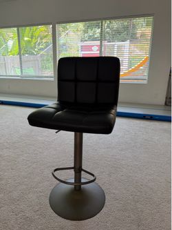 Metal Chairs - Great for bars/desk