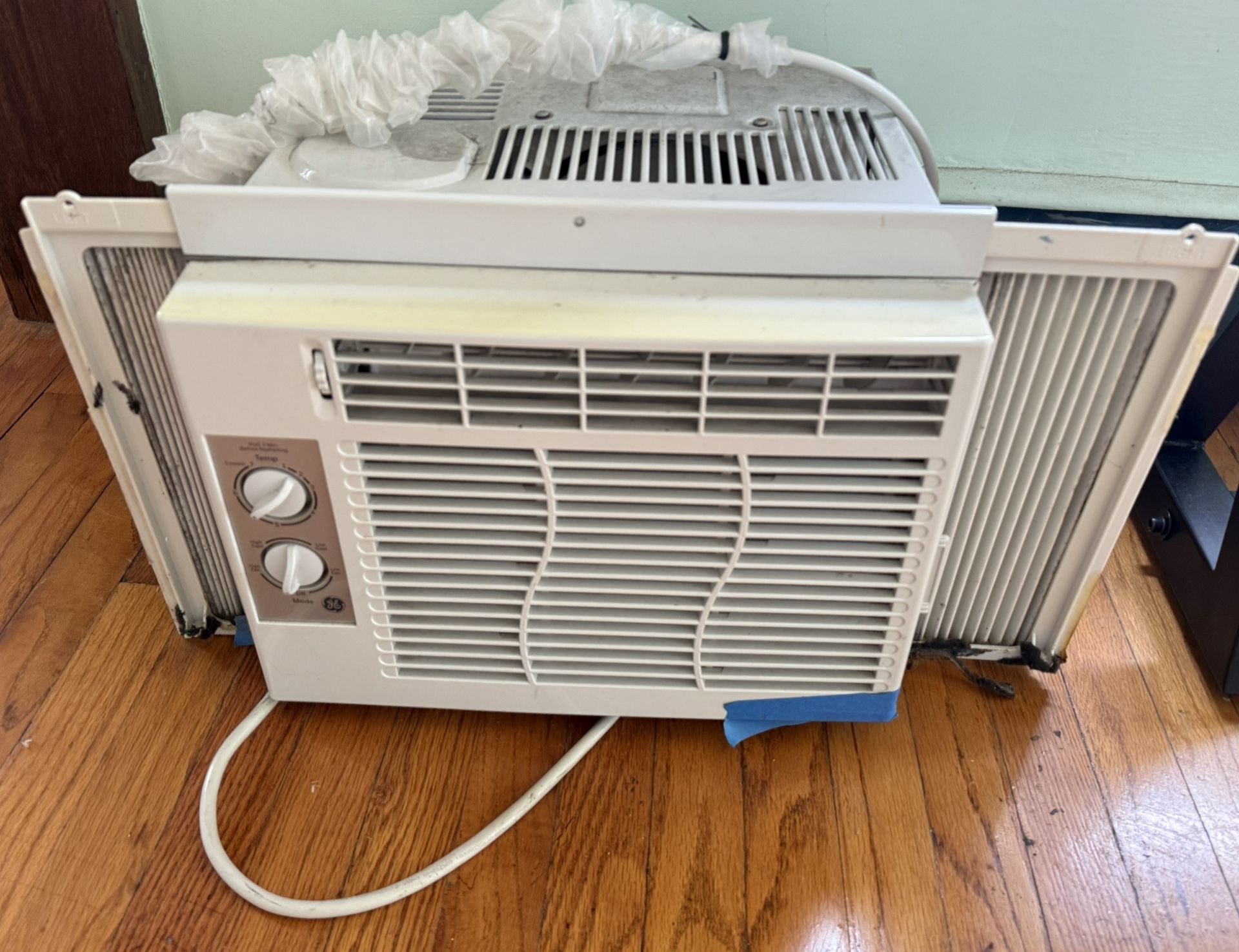 GE 5050 BTU Air Conditioner 