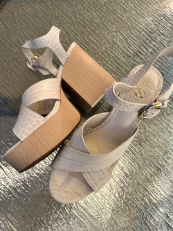 Vince Camuto Croc-Embossed Platform Wedge Sandals Sz 8.5