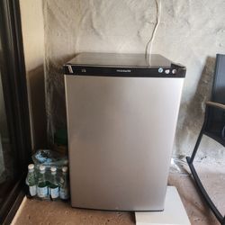 Frigidare Cubic Fridge