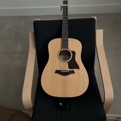 Big Baby Taylor Guitar 