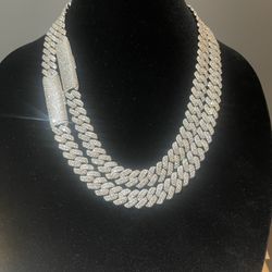 🔥💎🔥🔹 CUSTOM ALL WHITE 24INCH 14MM 925 SILVER  D COLOR VVS1 MOISSANITE  CUBAN CHAINS  WITH CUSTOM CLASPS