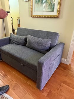 Small pullout bed like new