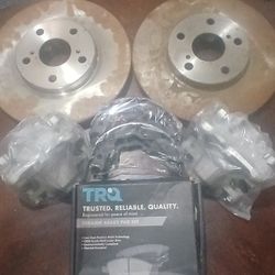 Set Of Brakes For Toyota Matrix