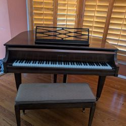 Kimball "La Petite" baby grand piano 