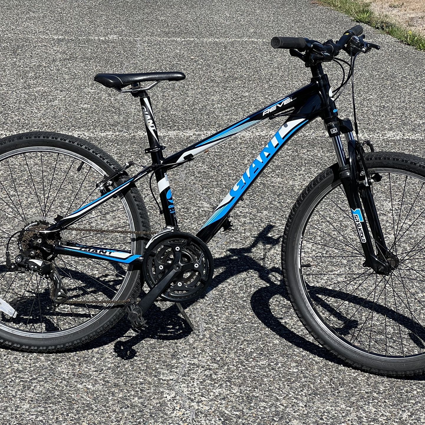 Giant revel xs mountain bike hotsell