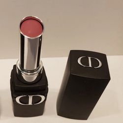 New—DIOR—  Forever Transfer-Proof Lipstick color: 458 Forever Paris
