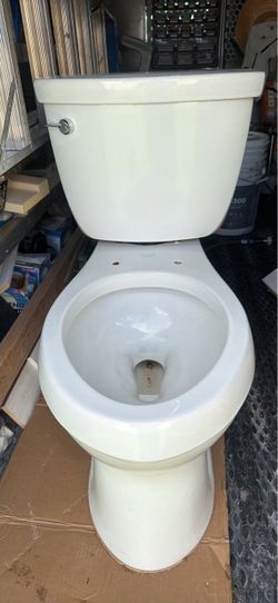 Kohler white Toilet