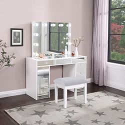 Beautiful vanity set