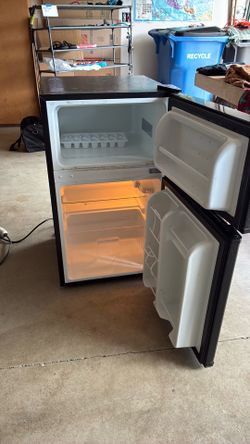 Mini Midea refrigerator/freezer