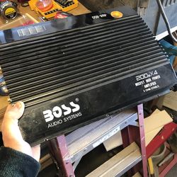 Boss Audio Amp