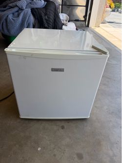 Sanyo Mini-Fridge