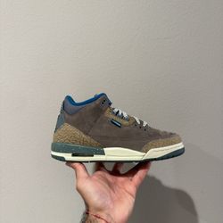 Air Jordan 3 Retro - Size (GS) Size 7Y / Women’s Size 8.5 - NEW