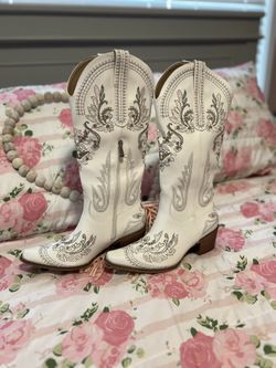 Brand new Rhinestone women’s cowboy boots
