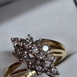 14k Gold Natural Diamonds Cluster Ring 