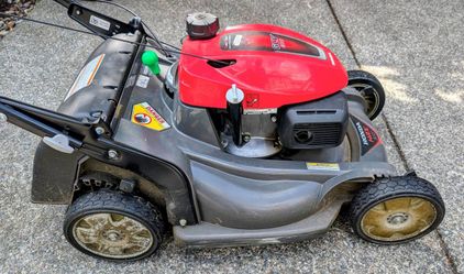Honda HRX 217 Self-Propelled Mower (Purchased Late 2023)