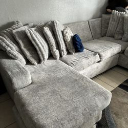 Midsize Grey Plush Sectional Couch 