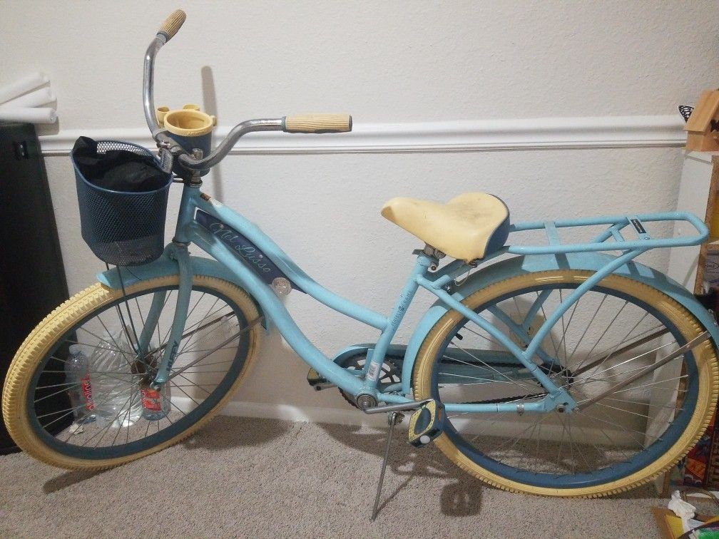 26in Huffy Net Lusso Beach Cruiser