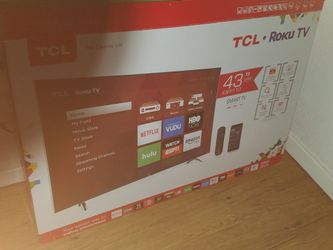 Vendo tv tiene quebrada la pantalla prende y bien solo ay q cambiarle la pantalla