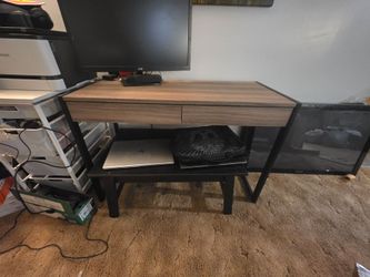 Simple 2 drawer desk