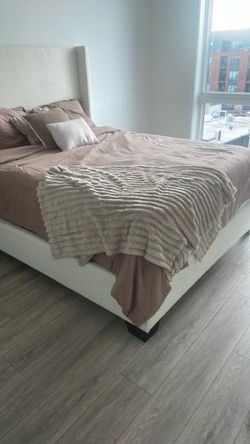 Queen Bed