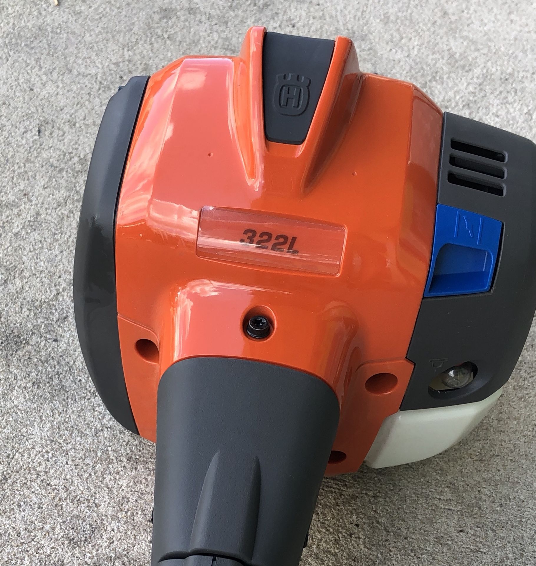 Husqvarna 18 In Straight Shaft Gas String Trimmer Weed Eater 322L