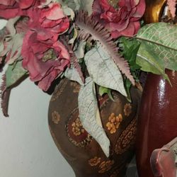 VINTAGE HAND PAINTED GOLD BROWN BURGUNDY DAMASK FILIGREE FLORAL FLOWER VASE ROSE BOUQUET ARRANGEMENT CANDLE HOLDER TABLE DECOR