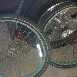 Im looking to buy a Schwinn Beach Cruiser Bike ,2 Tires With Rims  and seat