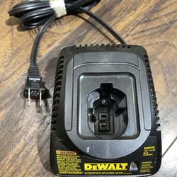 Dewalt  Charger DW9118