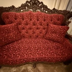 Couch  Great Condition Pillows Included