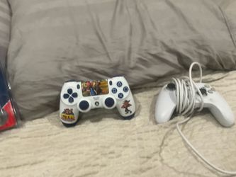 1 PlayStation and 1 x box controller