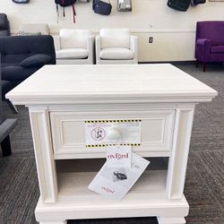 Brand NEW Oyster White End Table / Nightstand – Solid Wood, 1 Drawer