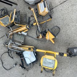 Lot of Job Site Work Lights – Tripod & Portable Flood Lights (Some Working, Some Need Bulbs)