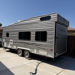 21 ft titan toyhauler