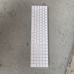 Apple Keyboard 