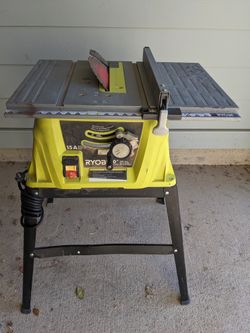 Ryobi 10" 15-Amp Table Saw with Stand (RTS10G)