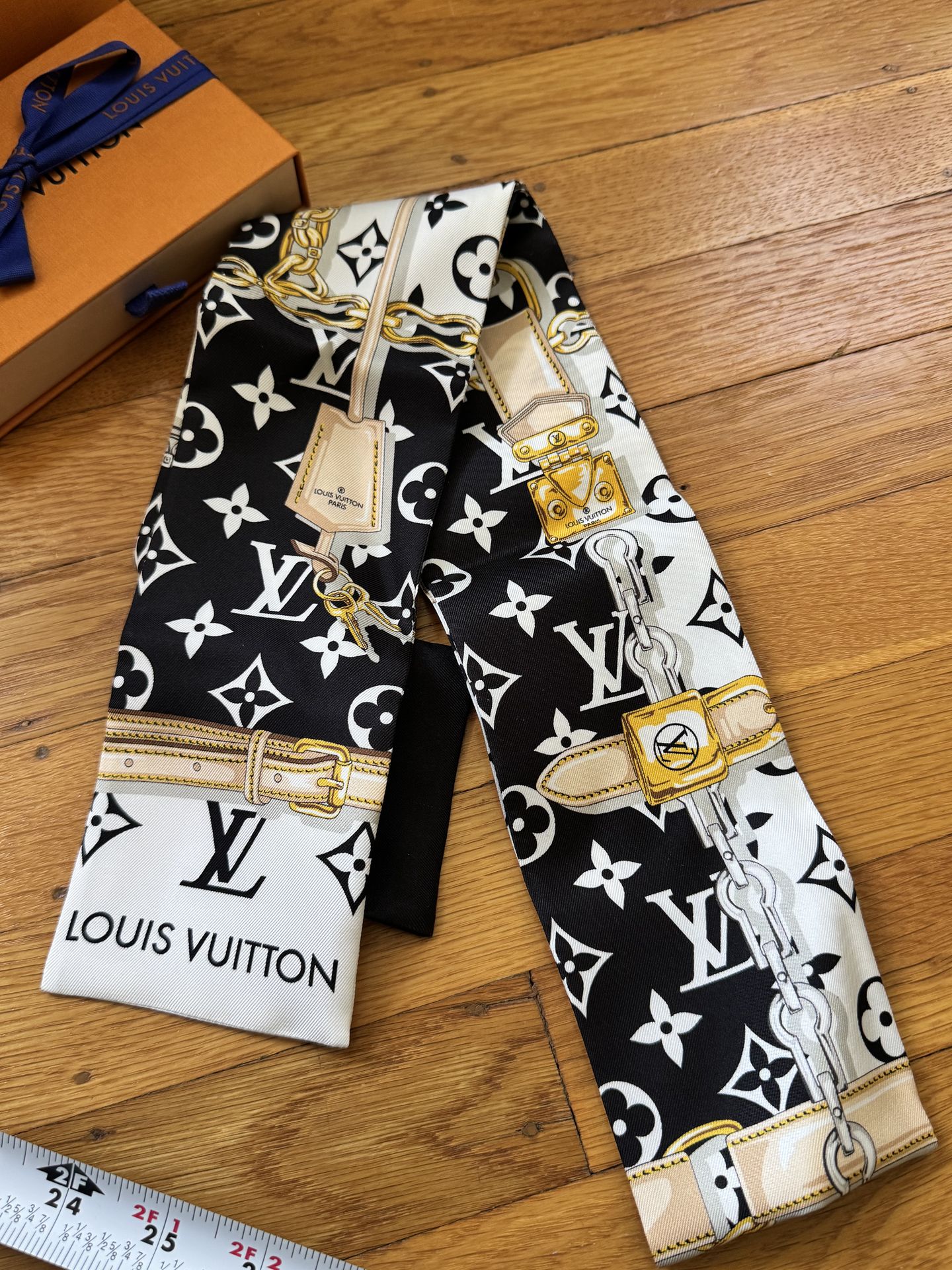 Louis Vuitton Scarf NEW