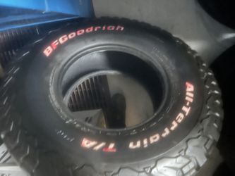 1 Used Tire Bf 305-70-16 Like New 