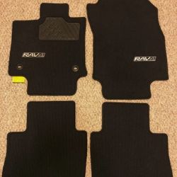 Selling Never Used, Toyota RAV4 2025 Original  Carpet Floor Mat set 4pc and Trunk Pc Black